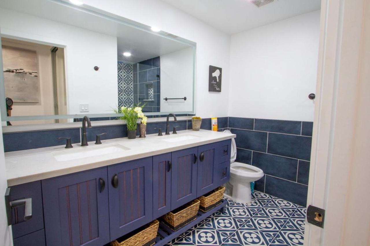 Dreamy Farmhouse In Studio City Лос-Анджелес Экстерьер фото