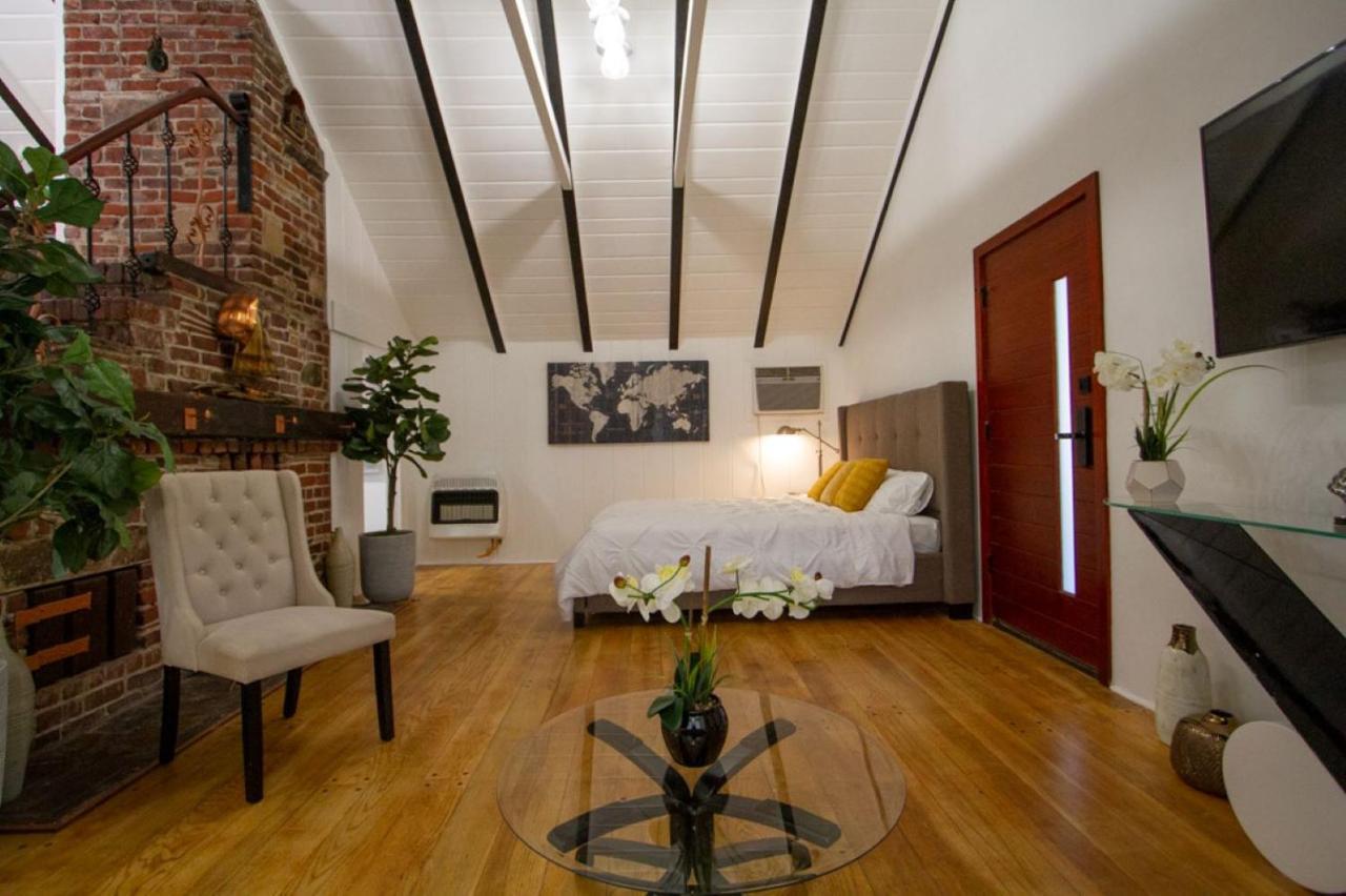 Dreamy Farmhouse In Studio City Лос-Анджелес Экстерьер фото